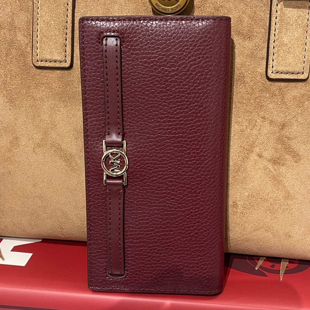 Michael Kors Reed Lg Bifold Pebbled Leather Snap Wallet Card Case 
Oxblood 
NWT - Picture 3 of 16